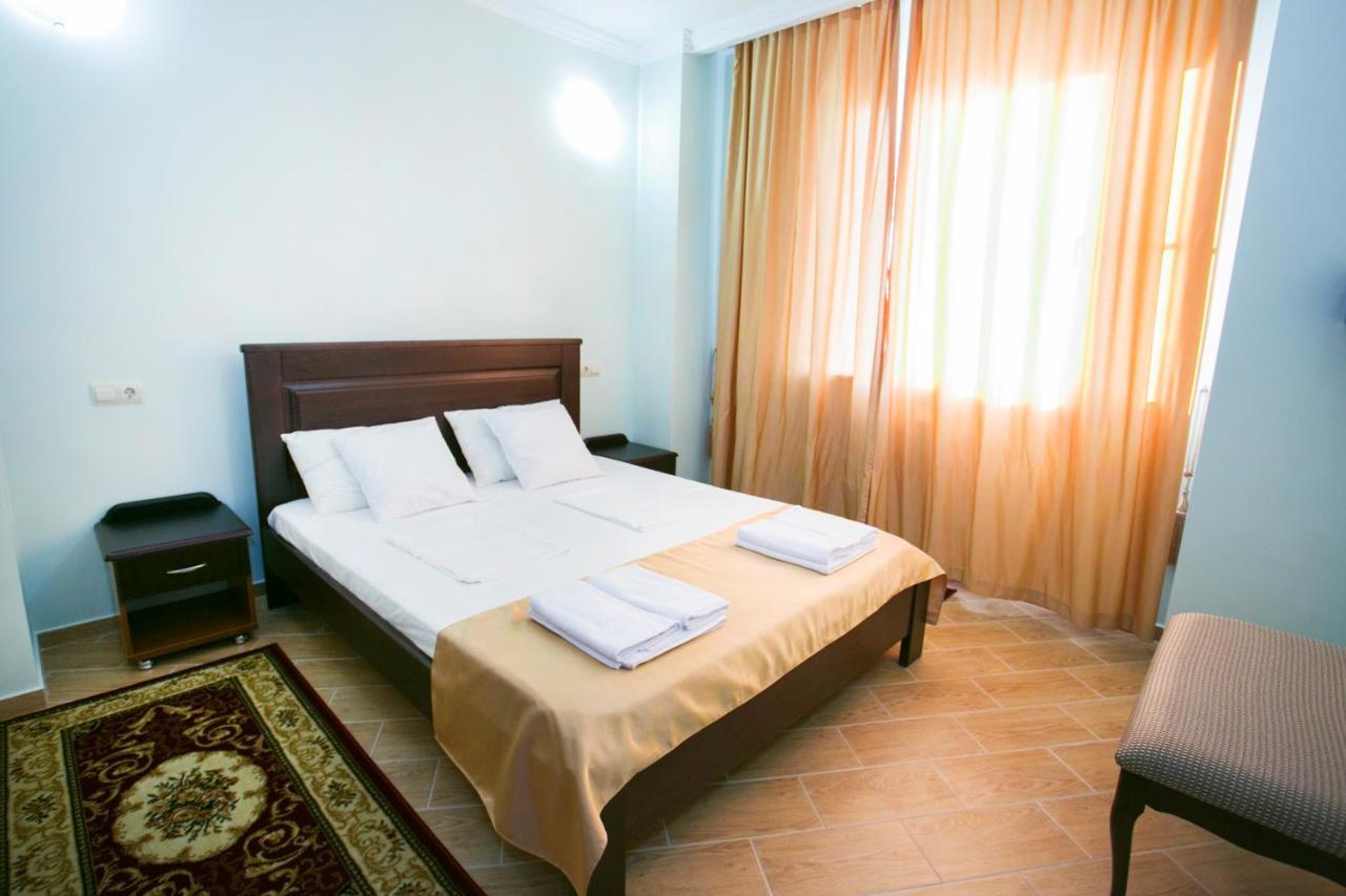סוקהום Hotel Acra מראה חיצוני תמונה