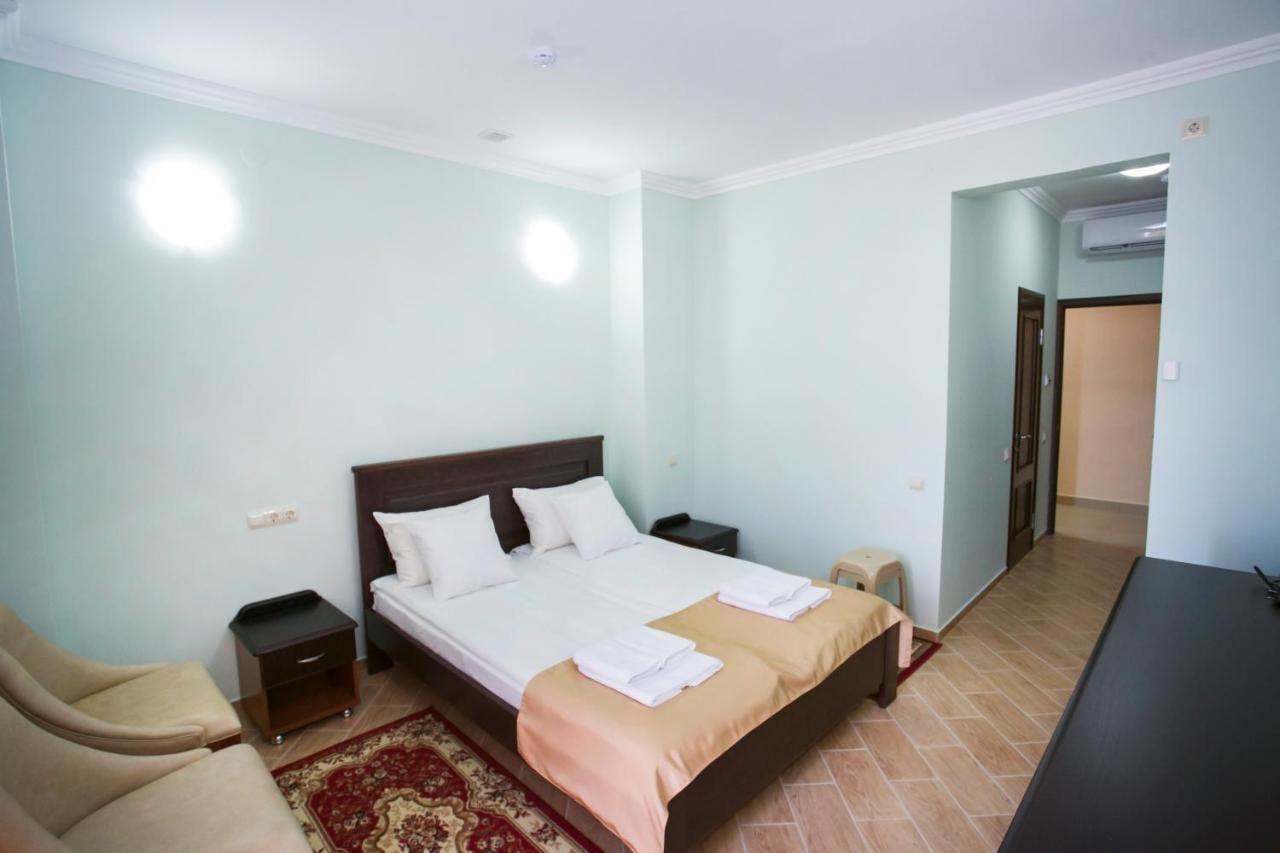 סוקהום Hotel Acra מראה חיצוני תמונה