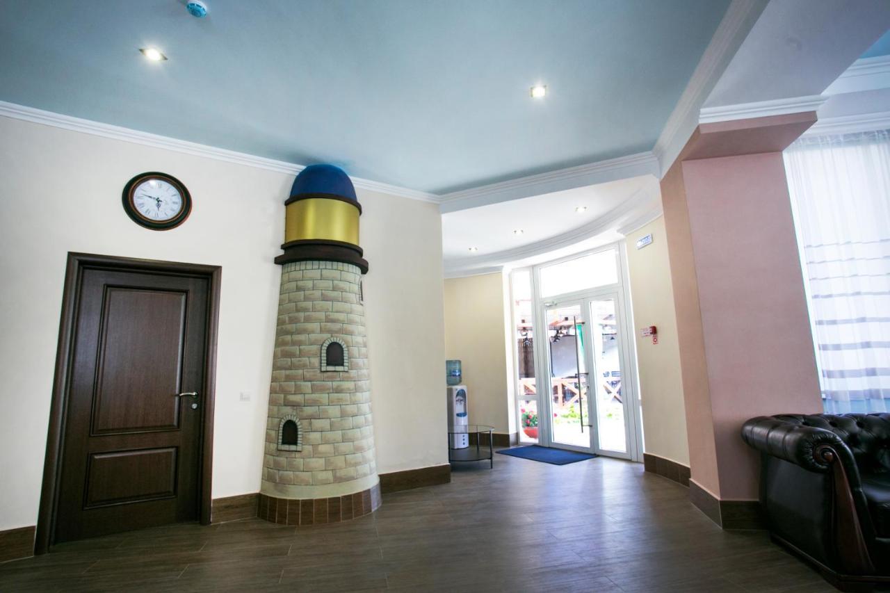 סוקהום Hotel Acra מראה חיצוני תמונה