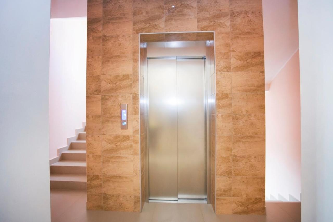 סוקהום Hotel Acra מראה חיצוני תמונה