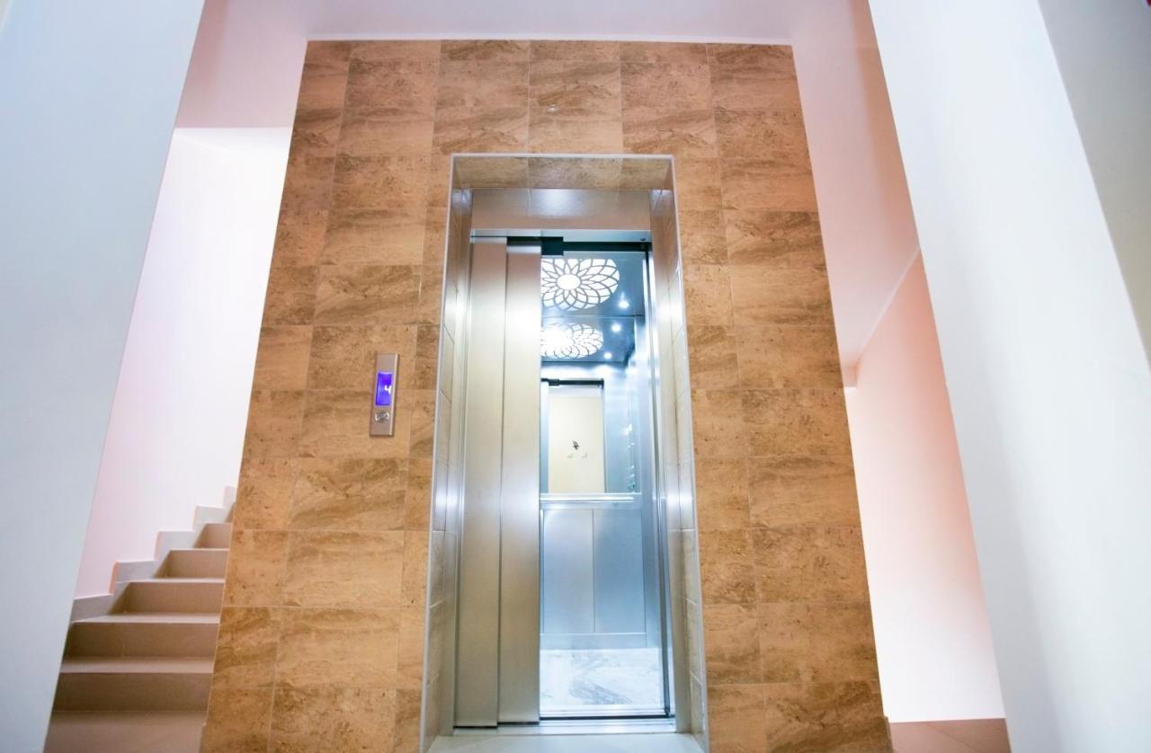 סוקהום Hotel Acra מראה חיצוני תמונה