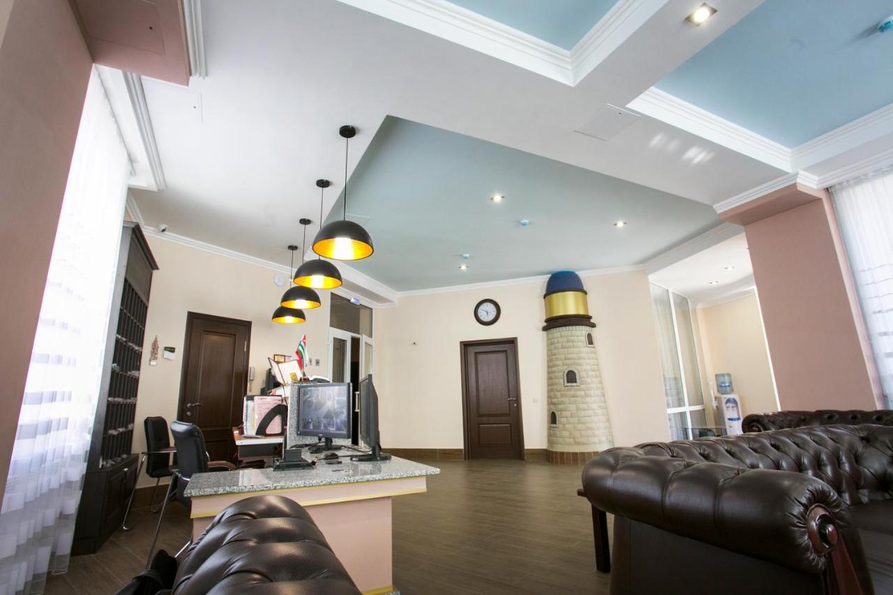 סוקהום Hotel Acra מראה חיצוני תמונה