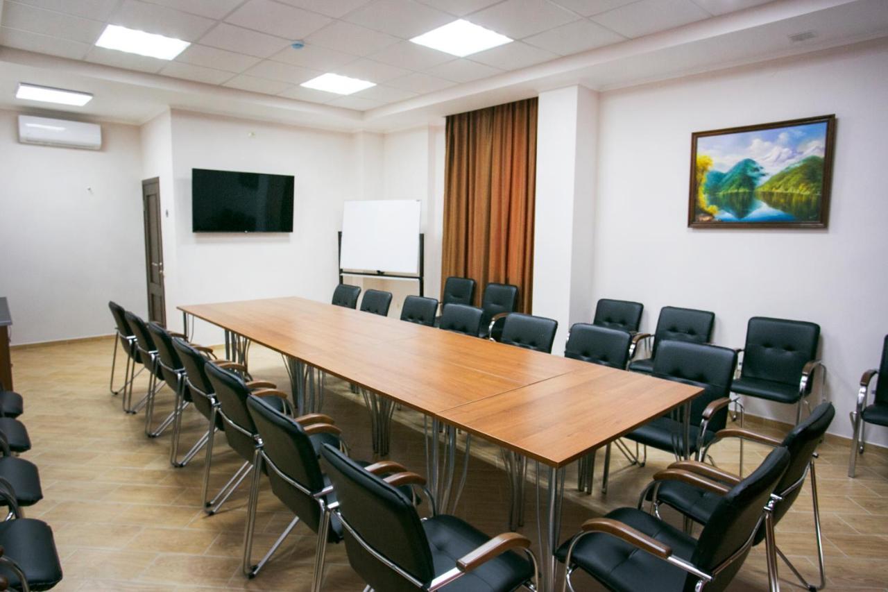 סוקהום Hotel Acra מראה חיצוני תמונה